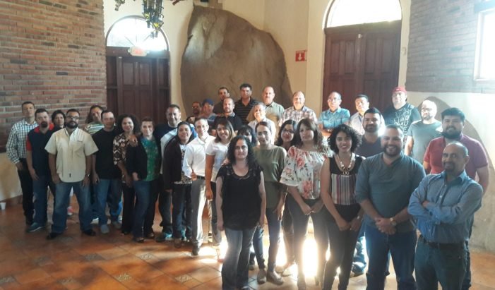 Israel Ávila impartiendo curso de Comunicación Consciente